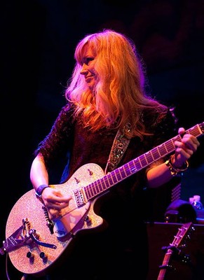Allison Moorer of Steve Earle & The Dukes performs at House of Blu- Old Photo 1