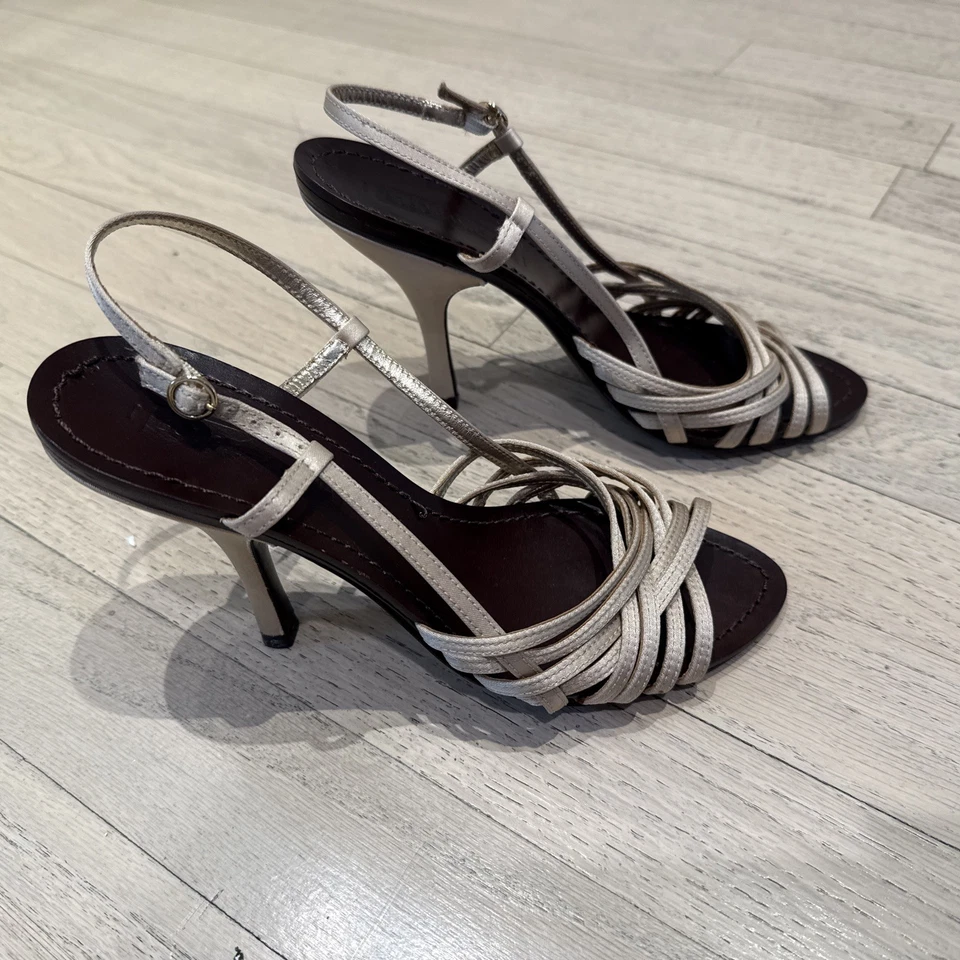 Sandalia BCBG Maxazria Tirantes - Beige Excelente Estado Talla 6 (36) Foto 2 de 4