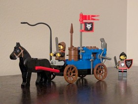 Vintage (1992) LEGO Castle set 6038 Wolfpack Renegades - RARE