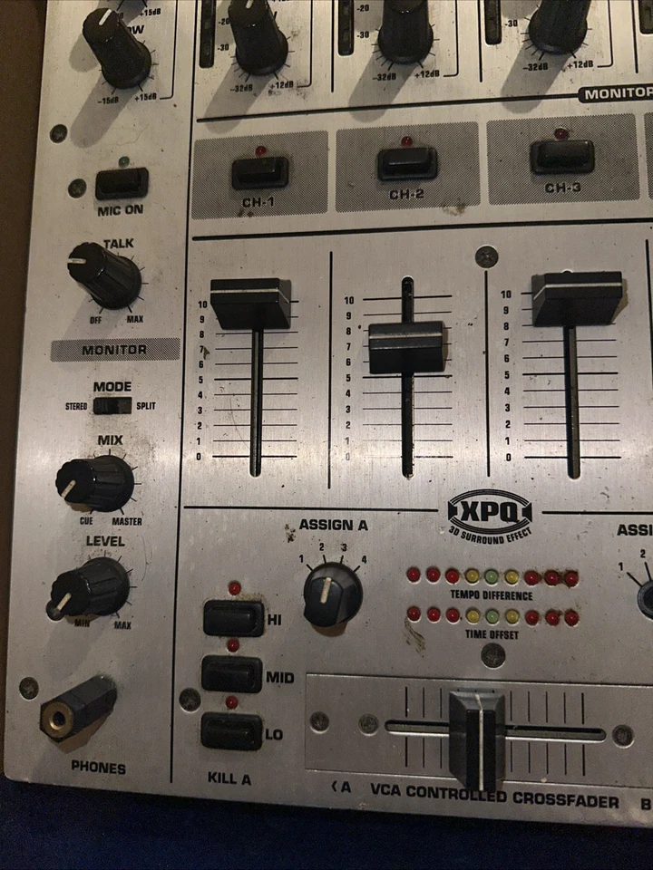 Mixer DJX700 profissional 5 canais DJ com efeitos digitais e contador de BPM - Imagem 4 de 4