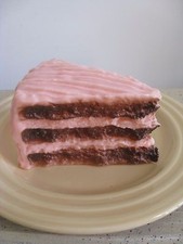 VTG MTC TIKES PLAY FOOD QUALITY FISHER PRICE REALISTIC CHOC CAKE PINK FROSTING