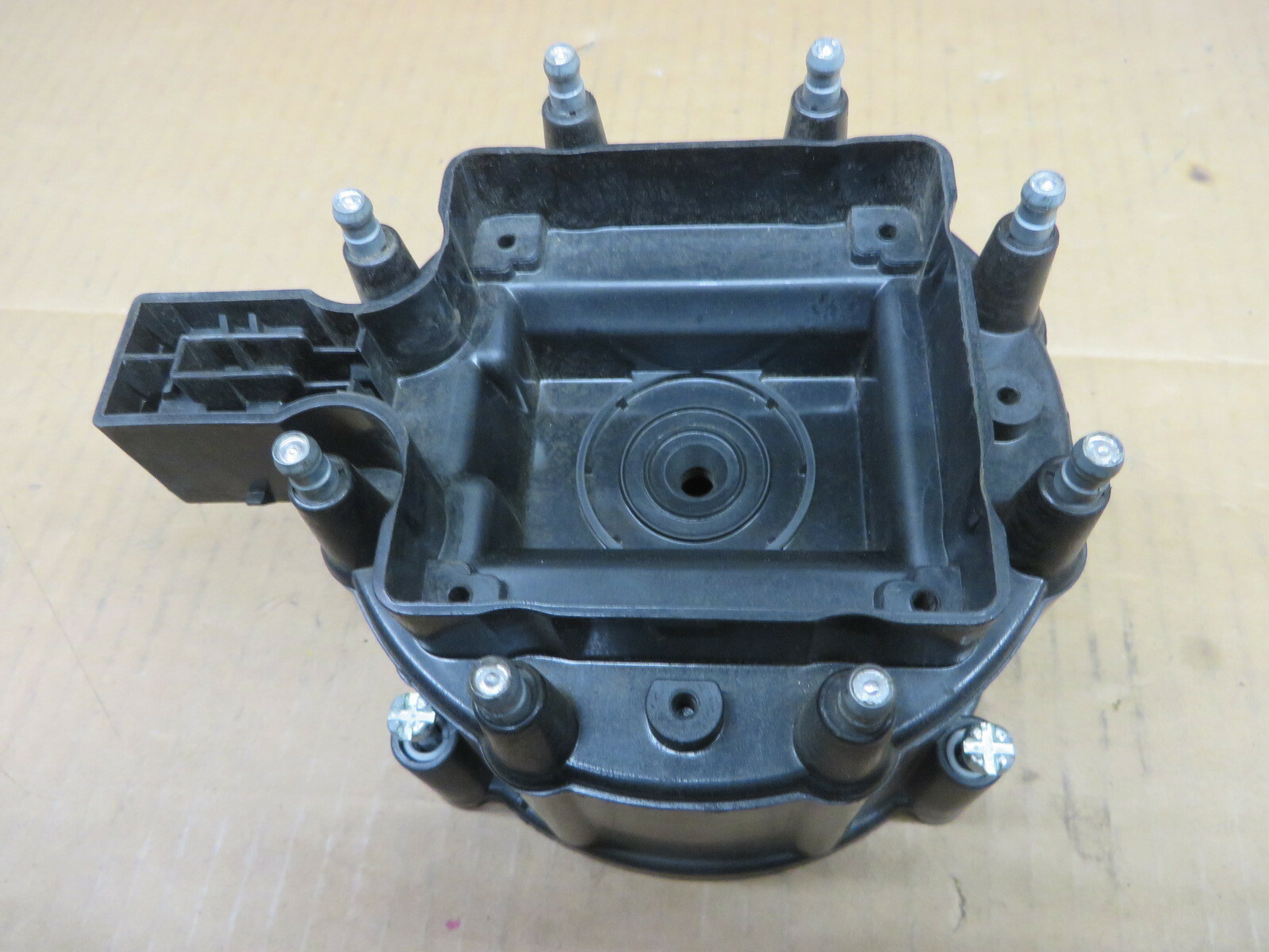 DISTRIBUTOR CAP NAPA RR171SB NOS NIB cap only GM 8 cylinder MANY 19741990 eBay