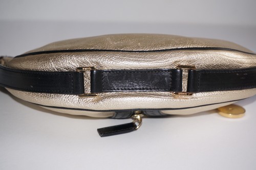 Sac à main gothique Versace vintage cuir doré et noir luxe demi lune bag - Photo 5/15