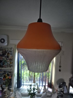 Vintage Glasschirm für eine 70er Jahre Deckenlampe in weiß und orange Retro