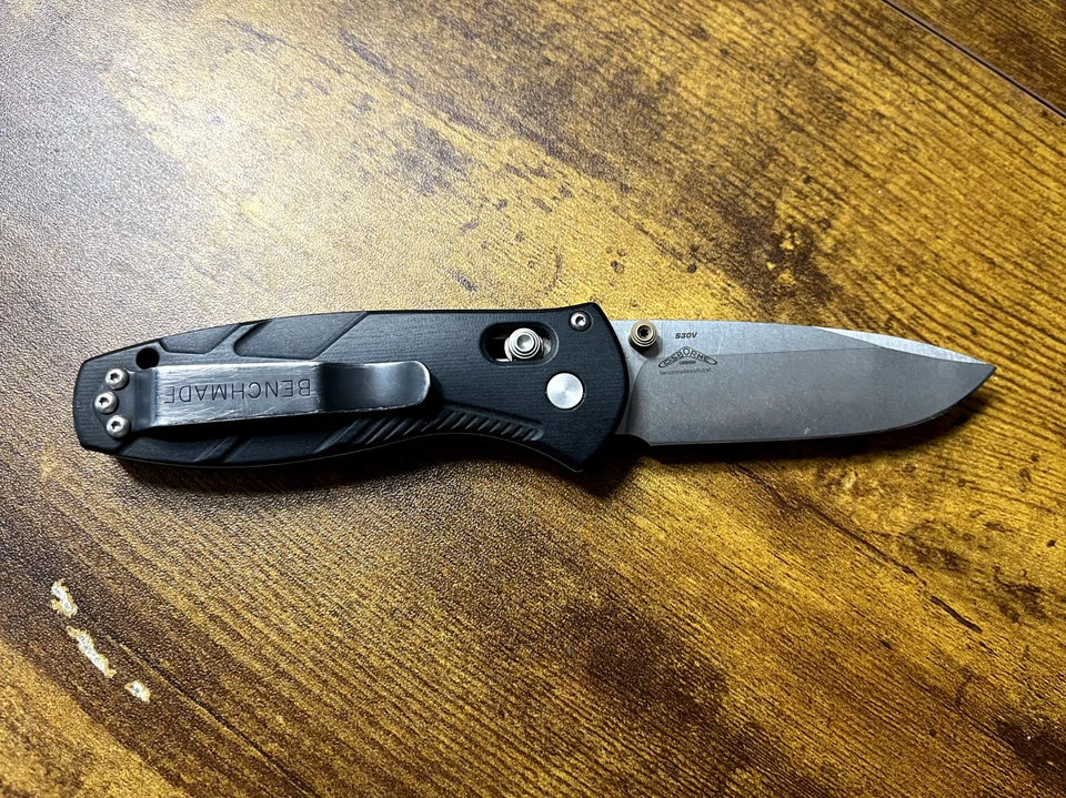 Navaja de bolsillo plegable Benchmade Mini Barrage Blue Canyon Richlite PlainEdge 2,91" Foto 2 de 4