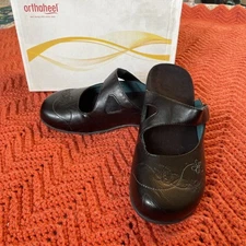 orthaheel 8 Slip On Medium Width Clogs