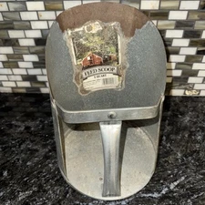 Miller Manufacturing Galv 3 Quart Hand Feed Scoop - Miller 9204