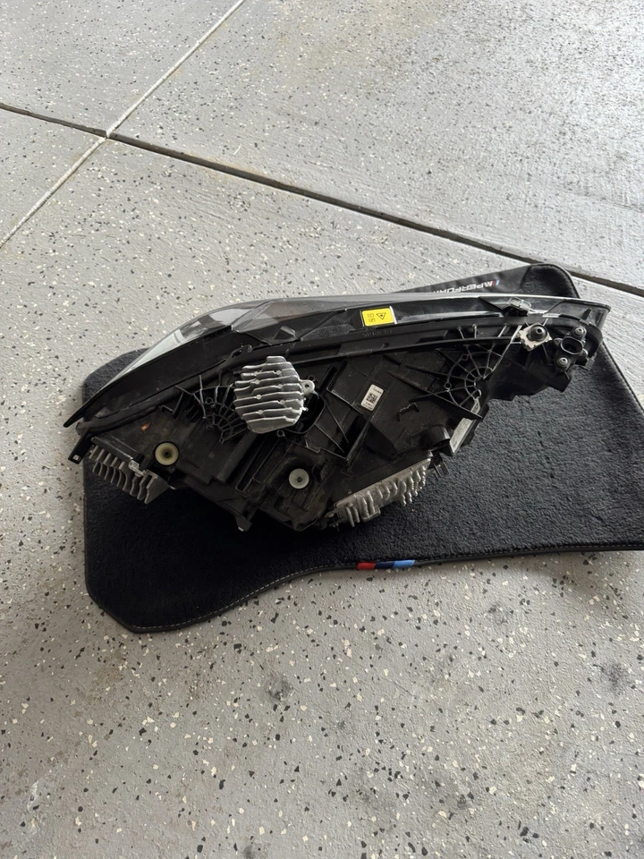 Faro LÁSER IZQUIERDO BMW M3 M4 Competition EE. UU. G22 G23 G26 G80 G82 9505119-03 Foto 4 de 4