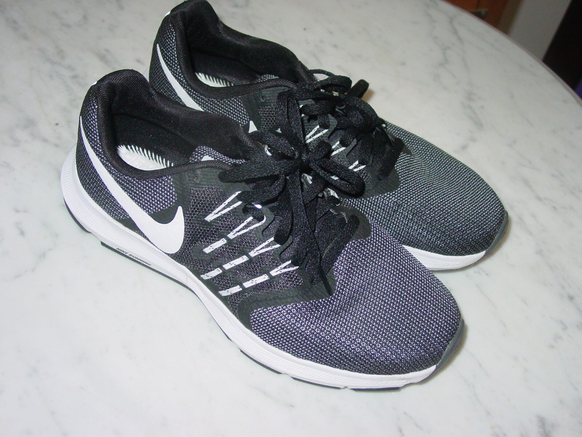 nike run swift athletic sneaker