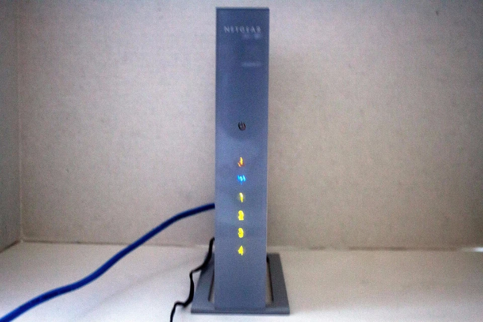 Netgear RangeMax WNR834B 270 Mbps 4-Port 10/100 Wireless N Router WNR834B-100NAS - Image 4 of 4