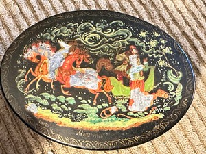 Genuine  Russian Lacquer Box Miniature Painting Signed
