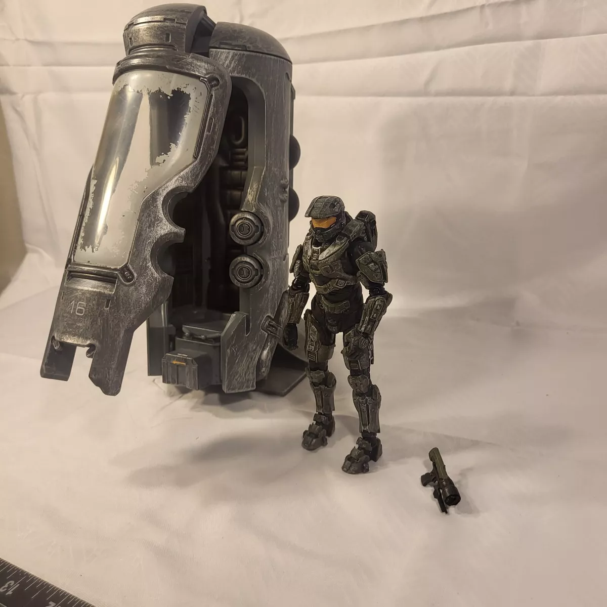 McFarlane Toys Halo 4 Series 1 - Frozen Master Chief With Cryotube