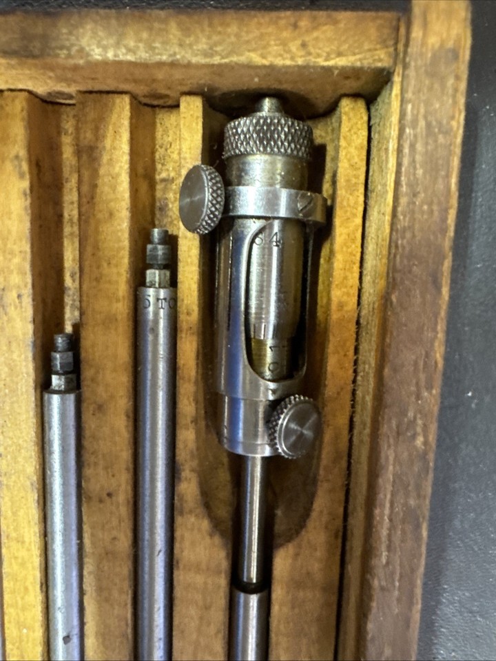 Brown and Sharpe no. 264 Inside Micrometer 2-8