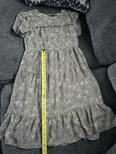 Oasis Brand - Beautiful Floral Lined Girls Dress, Size 12 Youth, 36” L - Picture 7 of 7