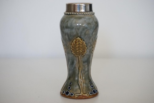 Royal Doulton Lambeth Art Nouveau Vase - Silver Rim - c.1916-1917 - Foto 5 di 13