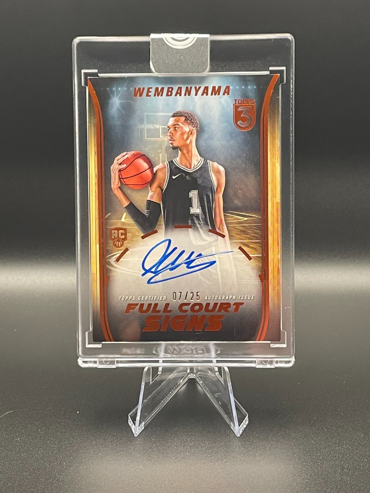 2023-24 Topps Three - Full Court Signs Victor Wembanyama #FCS-VW Bronze /25 (RC)