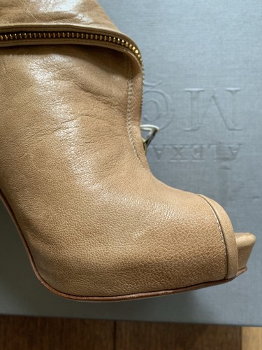 Stivali Alexander McQueen Faithful in pelle marrone punta aperta. Taglia 6. Mai usato. - Foto 9 di 21