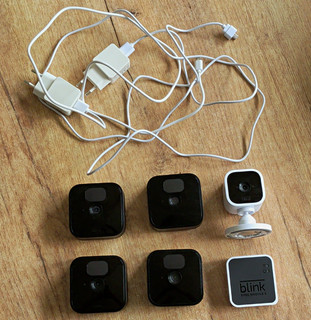 Blink Outdoor 3 Überwachungskamera Set 4x Blink Mini Sync Modul Alexa