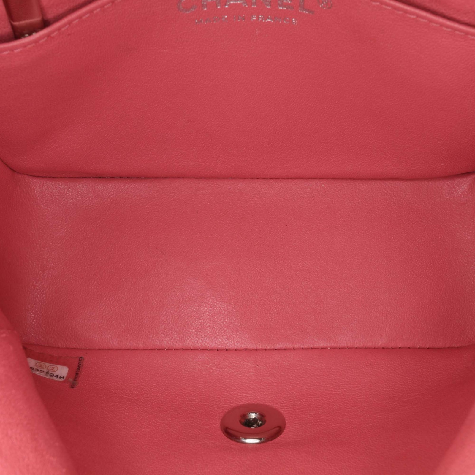 Authenticated Chanel Mini Square Classic Lambskin… - image 4