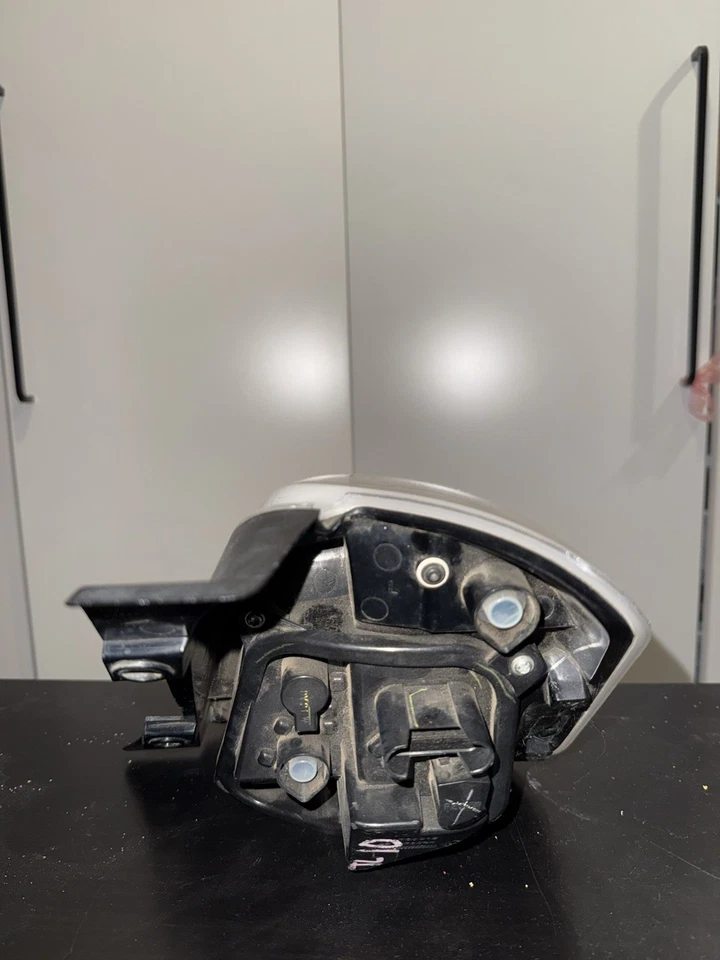 2012-2017 Fiat 500 Left Side Rear Tail Light - Image 3 of 4
