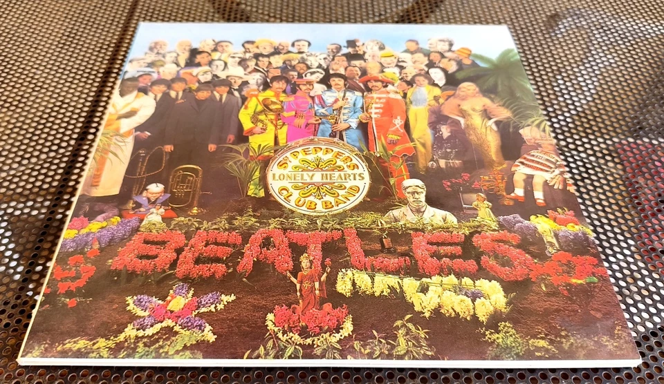 The Beatles Sgt. Pepper's Lonely Hearts Club Band · Lp · 1980, foto 1 di 5