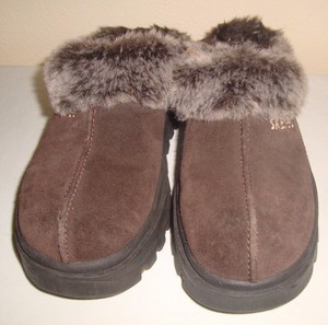 skechers fuzzy slippers