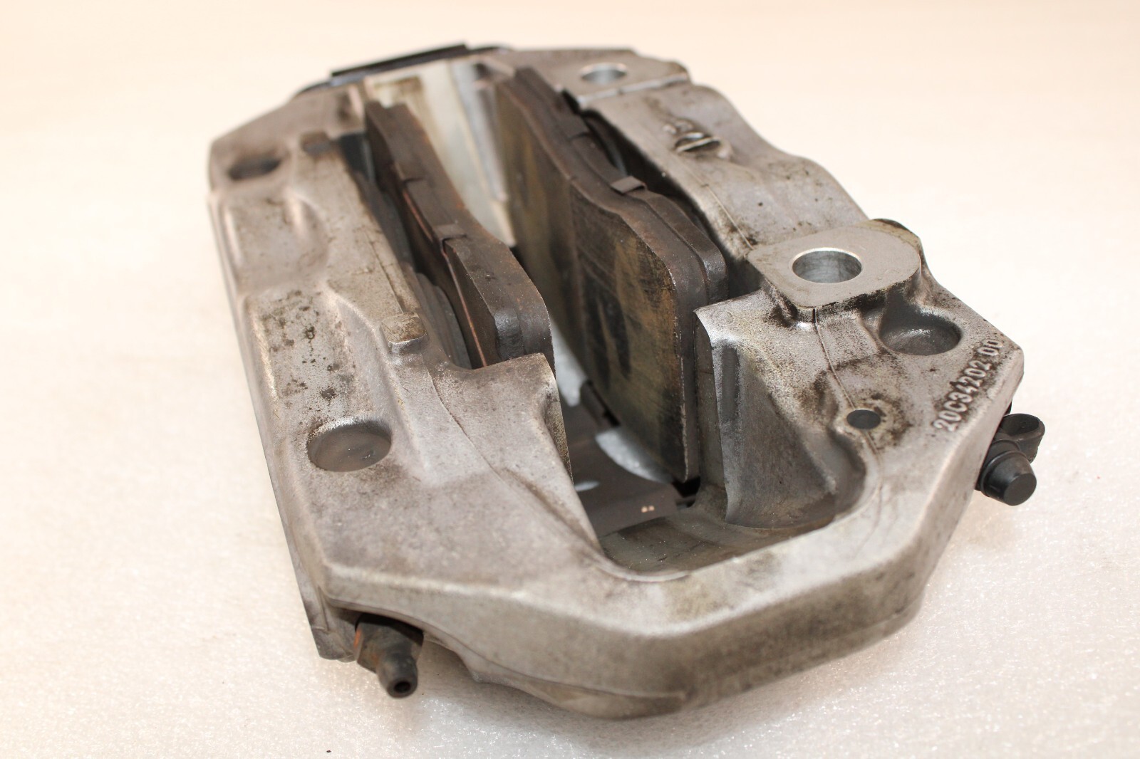 2016 Maserati Ghibli, RH, Front Brake Caliper, Grey, Used, P/N 670034946