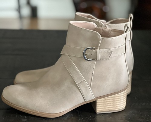 Naturalizer Kimbra-Damenstiefelette mit Riemen Größe 9M beige neu ohne Karton Einzelhandel 139 $ - Bild 2 von 4
