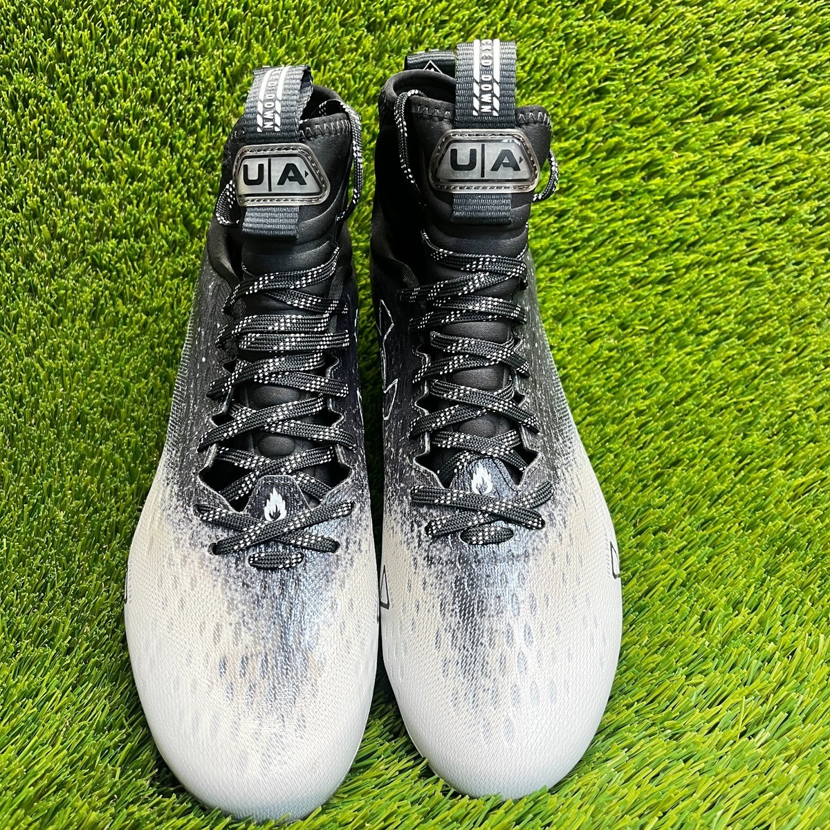 Under Armour Spotlight Lux MC 2.0 Mens Size 10.5 Black White 