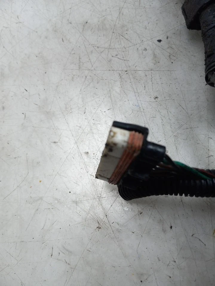 Lexus IS300 2002 arnés de cables de motor de 3,0 L Foto 3 de 4