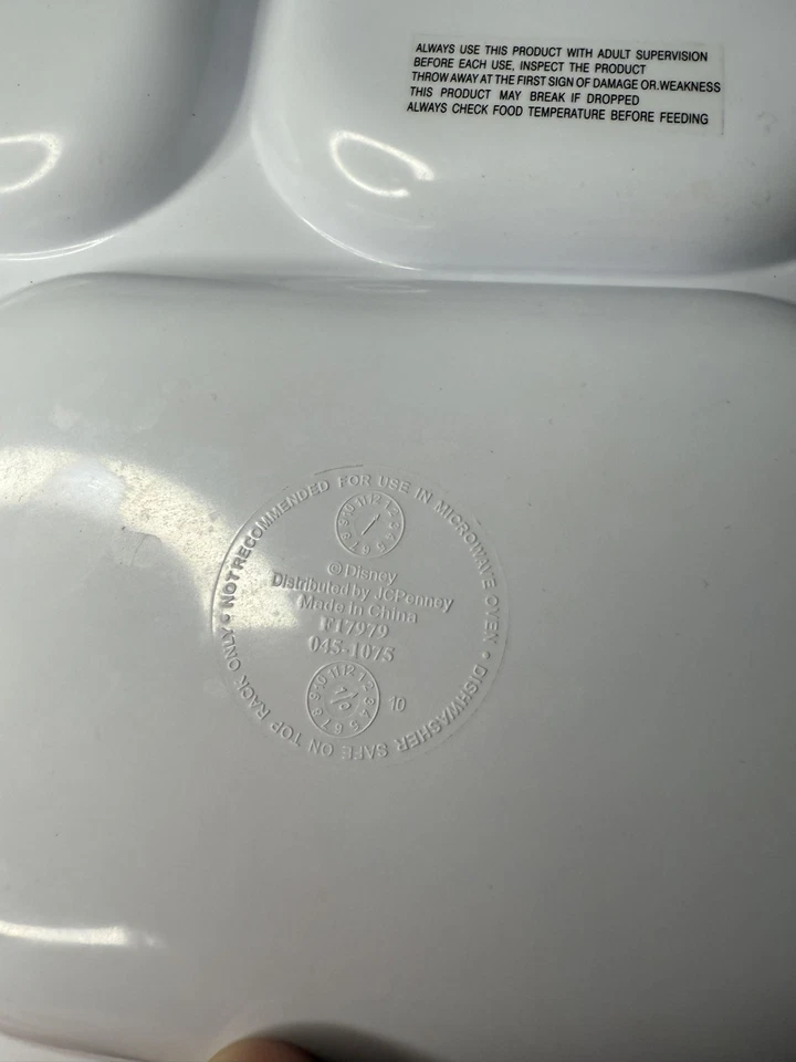 "Campanilla de los parques temáticos de Disney Store con plato cuadrado de hadas de plástico 9 1/2"" x 8 1/2"""  Foto 3 de 4