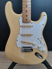 FENDER STRATOCASTER Used 1984-1987 Maple neck Maple fingerboard w/Soft case