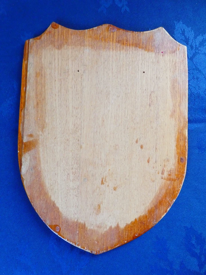 VINTAGE HMS RESOLUTION SHIP CREST PLAQUE HAND MADE/PAINTED REDUCING COLLECTION - Image 2 of 2