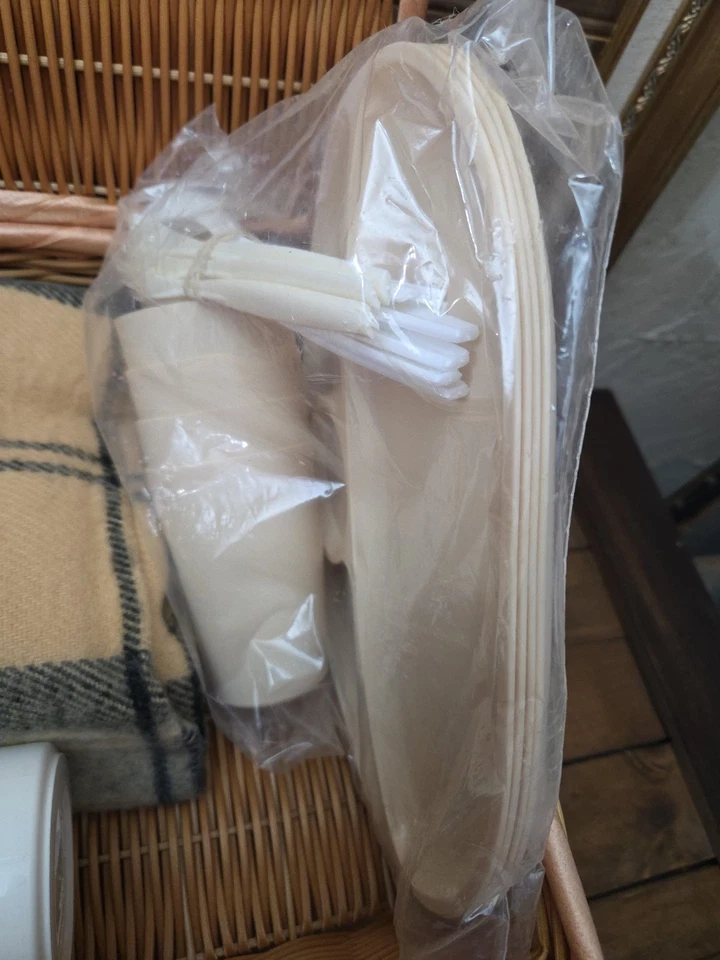 Cesta de picnic completa vintage años 70 maleta de mimbre asa de cuero nueva Foto 3 de 4