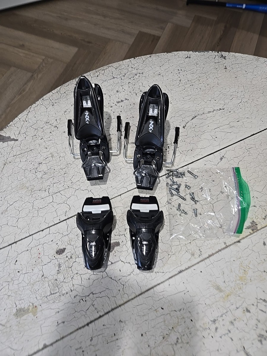 LOOK NX7 ビンディング 黒 ルック Look NX Junior 7 - Moment Skis