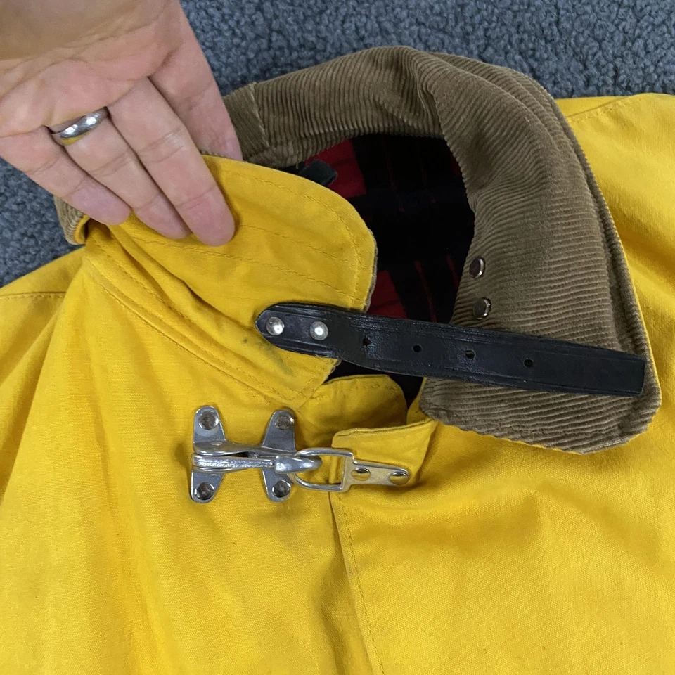 Chaqueta De Colección The Globe Para Hombres 44 Amarilla Forrada a Cuadros Cuello Pana Bombero EE. UU. Foto 3 de 4