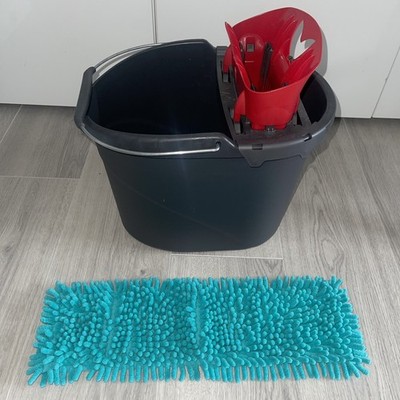 Vileda Ultramax Eimer mit PowerPresse schwarz und rot für Bodenwischer + Bezug