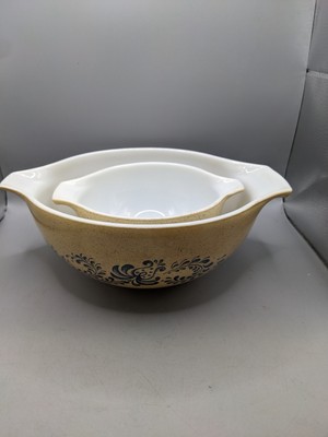 Pyrex 1976 Homestead Aschenputtel hellbraun und braun Rührschüsseln 2-teiliges Set 443 & 441