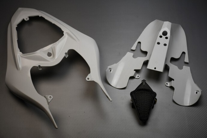 Carénage arrière YAMAHA YZF R1 pour remplacer une coque cassée avec feu fumé inclus