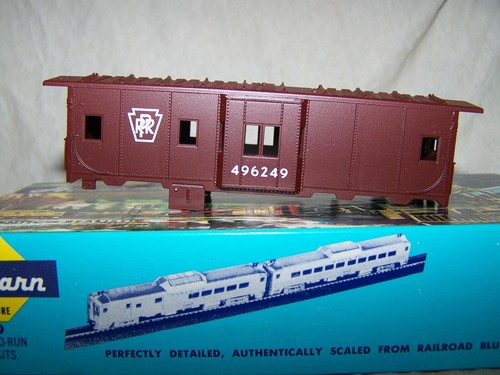 Athearn HO Bay Window Caboose PRR(kit)