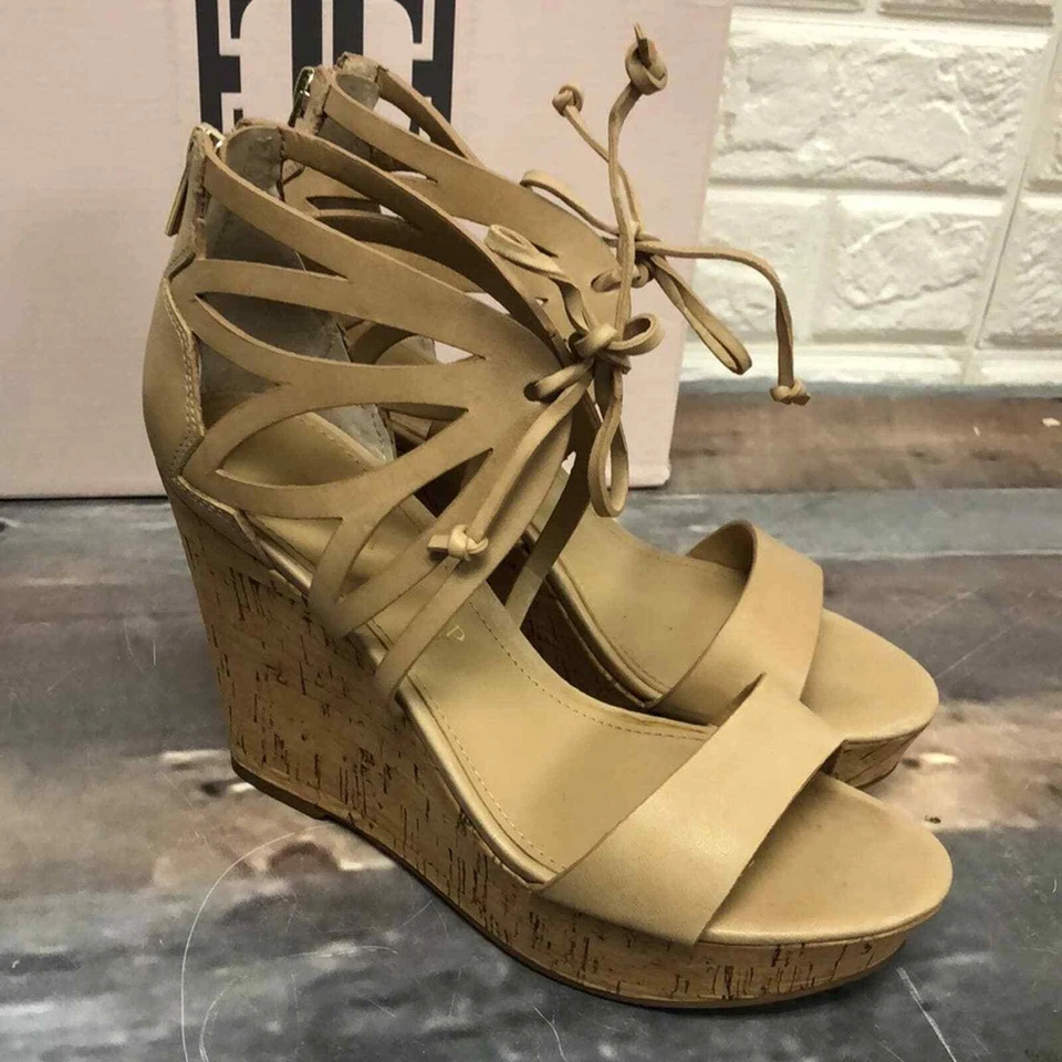 Sandalias Ivanka Trump Hopela para mujer talla 6,5 cuero tostado recortado corcho tacón de cuña Foto 3 de 4