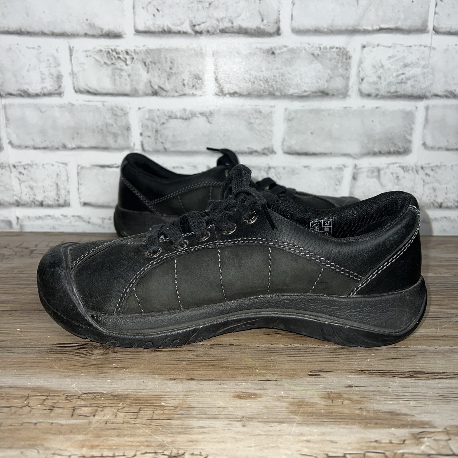 Scarpe da trekking Keen nere in pelle con lacci da donna taglia 7 5