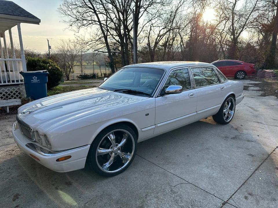 2003 Jaguar XJ8  - Изображение 2 из 4