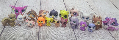 Hasbro Littlest Pet Shop LPS Lot of 19 Monkey Penguin Ostrich Seal Cat Squirrel