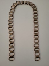 Goldfarbende Ringkragenkette aus Messing