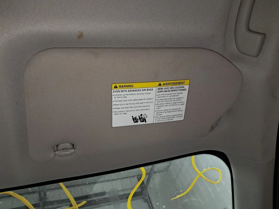 2020 Nissan Pathfinder Right Sun Visor with Illumination - Used 424875 - Image 2 of 4