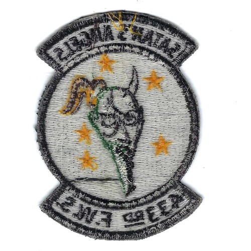 ORIGINAL 1970's-80's 433rd FIGHTER WEAPONS SQUADRON subdued patch - Picture 2 of 2