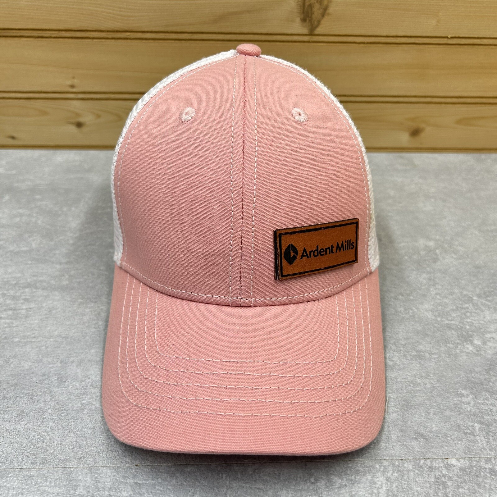 PONY Cappello camionista donna Ardent Mills berretto da ballo SNAPBACK rosa bianco rete schiena coda di cavallo
