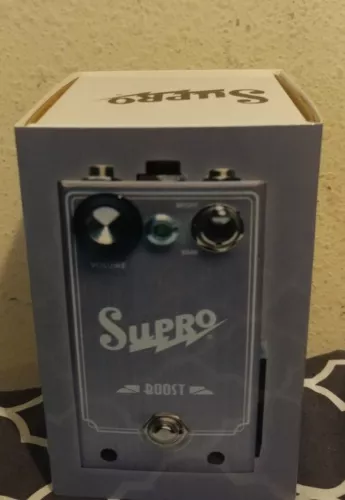NEW SUPRO BOOST GUITAR EFFECTS BOOSTER PEDAL w/ FREE CABLE. w/box & orig pkging!