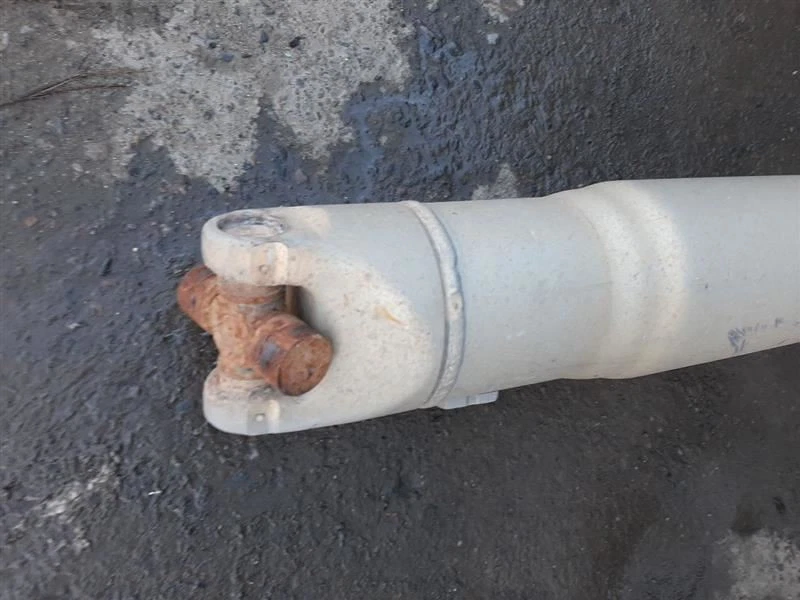 Rear Drive Shaft 4WD Chassis Crew Cab 11-16 GMC SIERRA 3500 PICKUP 23251145 - Image 2 of 4